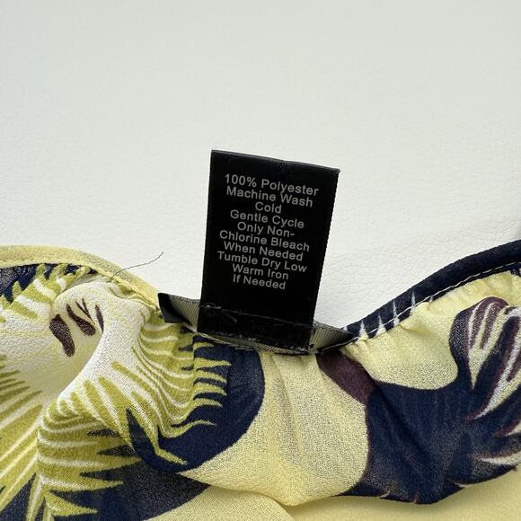 Ann Taylor Floral Semi Sheer Top Size PS Yellow Lightweight Office Casual - Picture 7 of 8